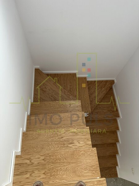 Dumbravita, duplex despartit prin garaj, finisaje superioare